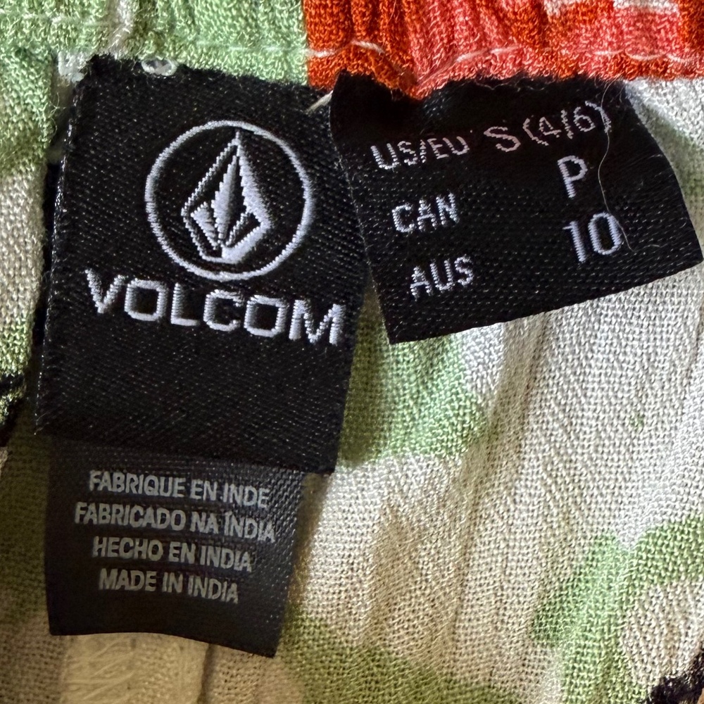 Volcom Some Thyme Shorts - Picture 5 of 10